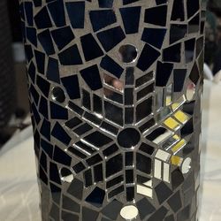 The Yankee Candle Company Mosaic Snowflake 10 Inch Tall Candle Holder L7V111