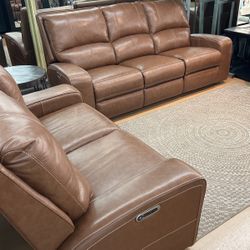 SPECIAL PRICE!! Leather Power Recliner Sectional!!