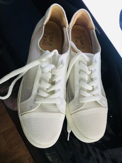 Sneakers Size 8.5 Women 