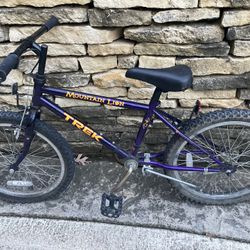 Boys Trek Dirt Bike With Kickstand & Excellent Hand Brake 