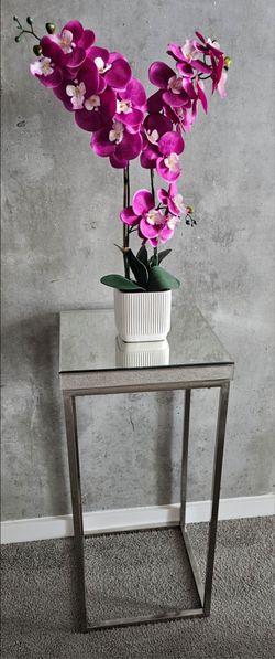 $65. / Retail $200 Tall Table, Pedestal,  Display Mirror Chrome