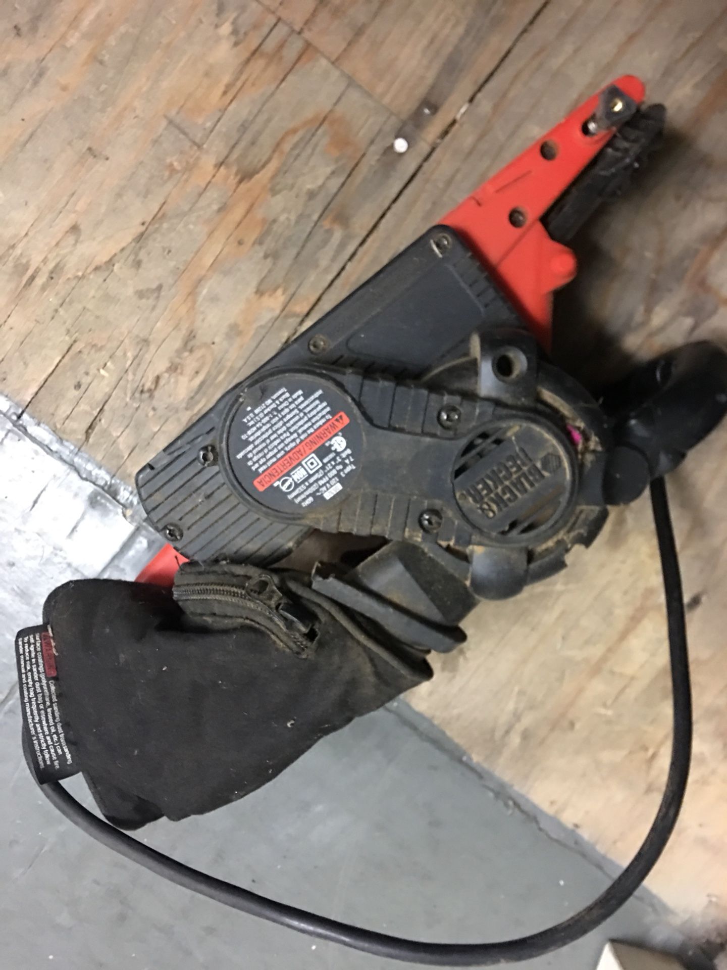 Black & Decker DS321 Dragster 7 Amp 3Inch by 21Inch Belt Sander for