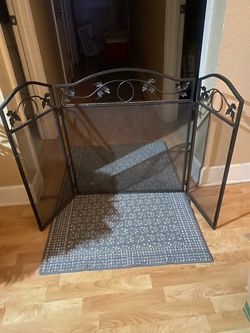 3-Panel Metal Fireplace Screen with Leaf Detail