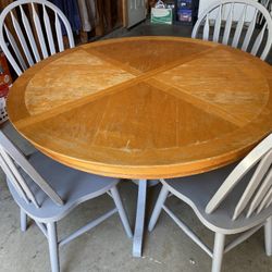 Dinette Table & Chairs