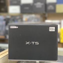 Fujifilm X-T5 Mirrorless Camera