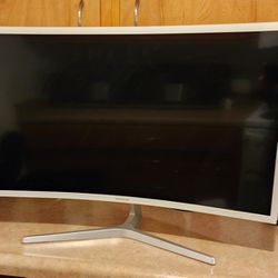 Samsung 32" Curved Monitor