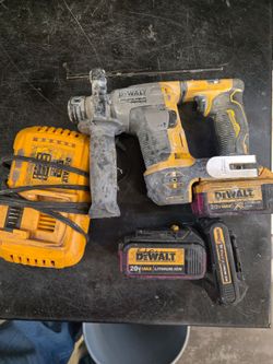 Dewalt hammerdrill batteries and charger