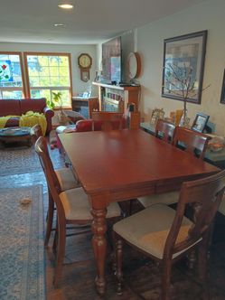 Dinner table plus 4 chairs