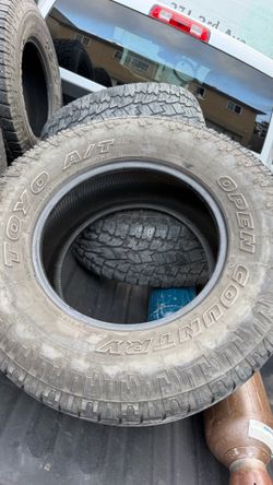 TOYO A/T OPEN COUNTRY tires