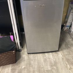 Whirlpool Mini Refrigerator
