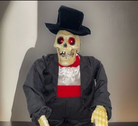 Vintage Gemmy Skeleton Groom 1997 Animated Talking Singing Skeleton Halloween