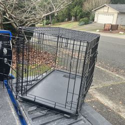 Medium Dog Kennel Crate Collapsible like New 30” L by 19” W 21”H