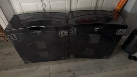 Samsung pedestal onyx  27” like new no dents
