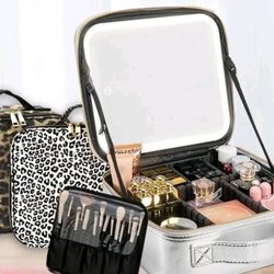 MakeUp Cosmetic Light Up Bag/ Isolated "Betsy Johnson"Lunch Bag