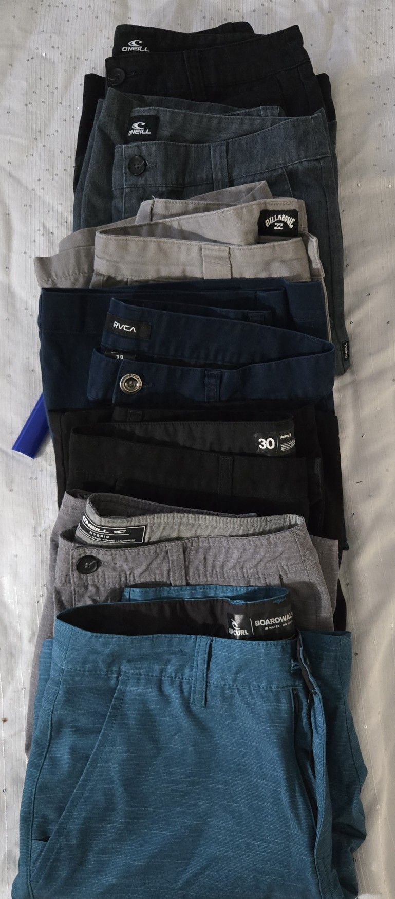 Men's Name Brand Shorts. Sizes 30, 31, 32 33 Ans 34. BRANDS: Volcum, Billabong, O'NEIL, Hurly AND MORE.