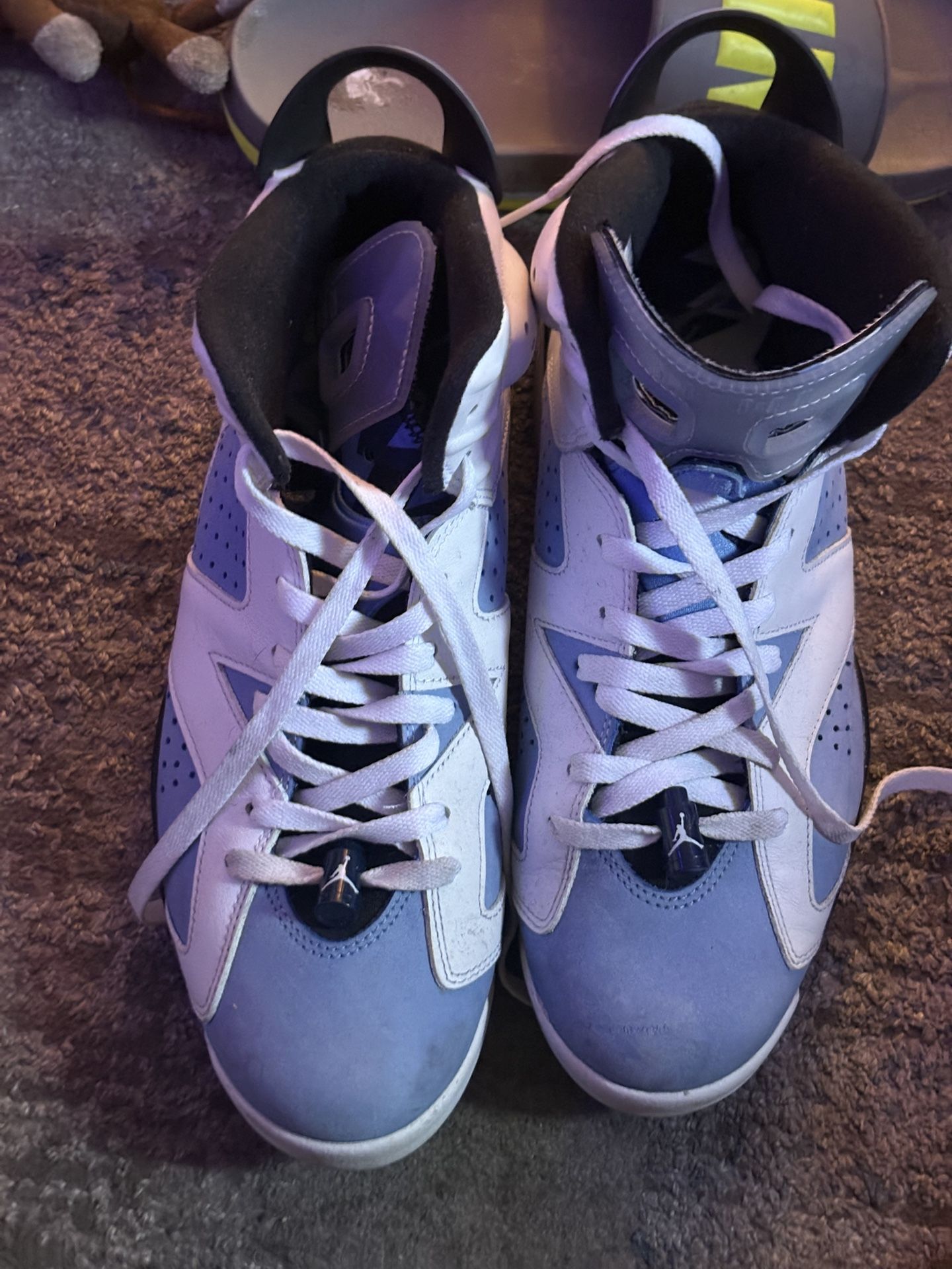 Men’s Jordan’s Size 11 Jordans 6 UNC (With Box )