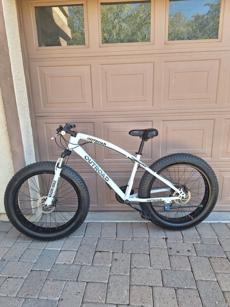 SNOW BIKE OUTROAD FAT TIRES 26 X 4 INCH .7 SPEED.DISK BRAKE.