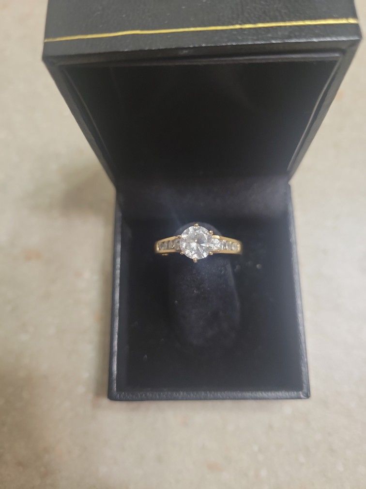 10 K Gold Ring With Cz's.  Weight Is 3 Grams