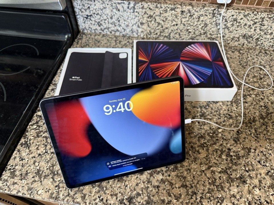 Apple iPad Pro 12.9" 5th Gen 256GB Space Gray