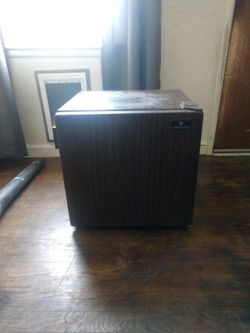 Mini fridge