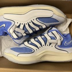 KD 18 x Boys & Girls Club “Royale Pulse” Sizes 12 &q 9