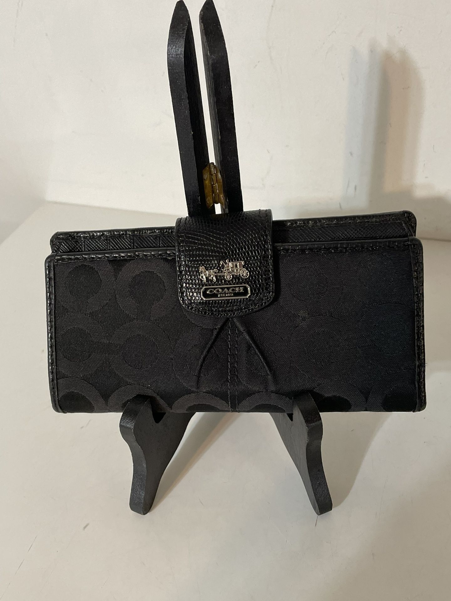 Coach Wallet- Cute!