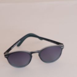 Ben.X 9027 Matte Black Round Sunglasses Lightweight Made in Turkey 
Unisex 47x23x150k . Pre-owned, very good shape, no scratches.  Frame 
color  Matte