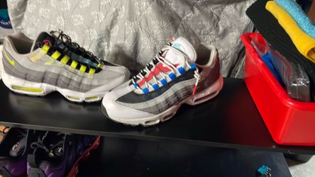 Men’s running sneakers