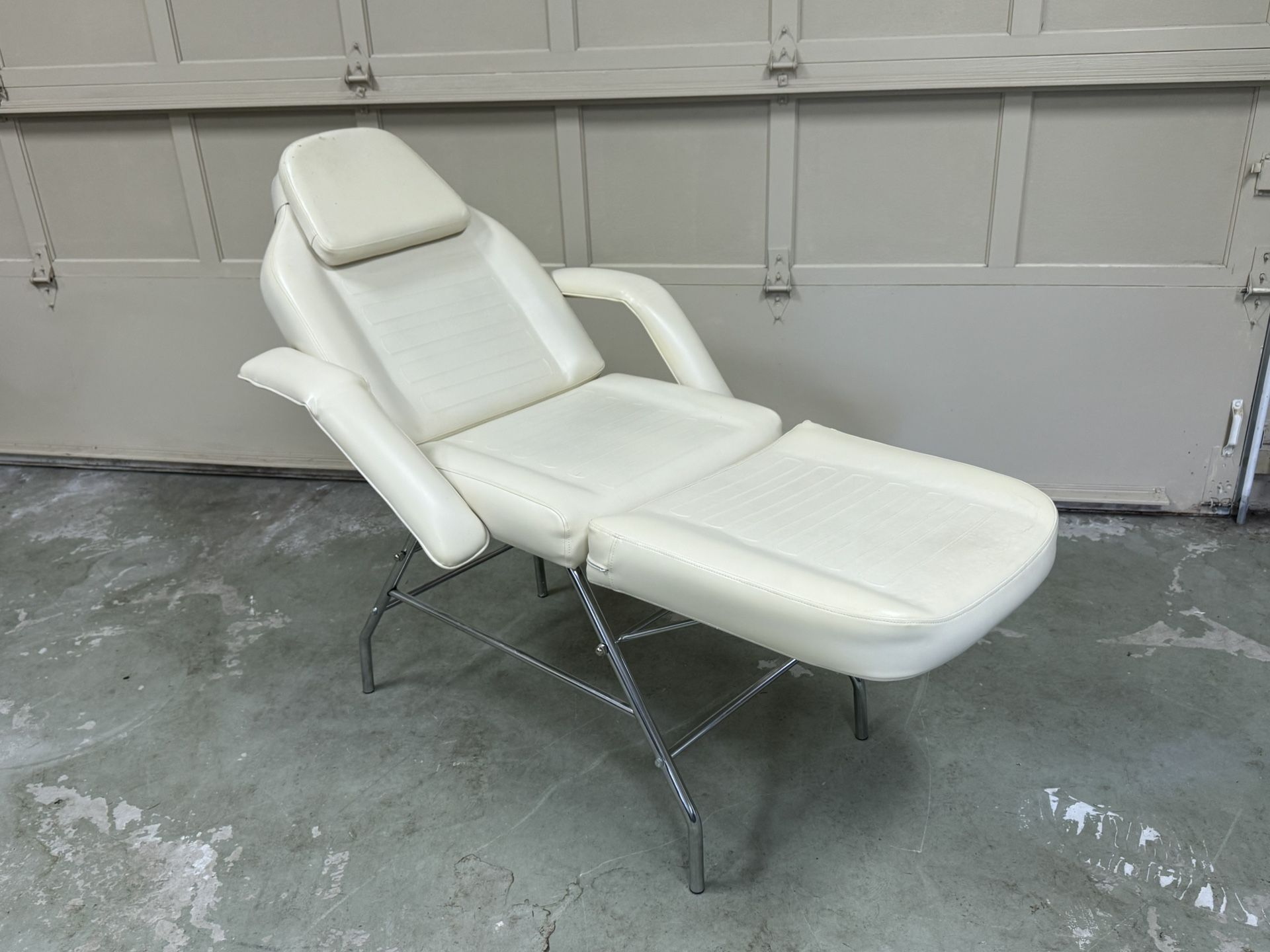 Adjustable Massage Facial Table /Chair