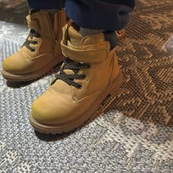 Brown Toddler boots 