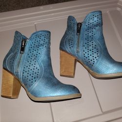 *NWOT* Women's Teal/Turquoise Ankle Boots (8.5)