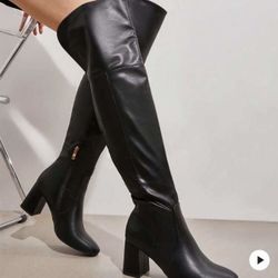 BLACK LEATHER HIGH KNEE BOOTS