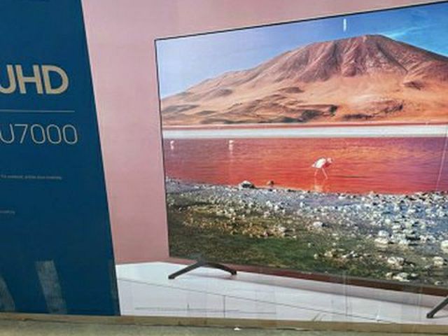 Tv Samsung 70", 4k, 2020 Model, Excellent