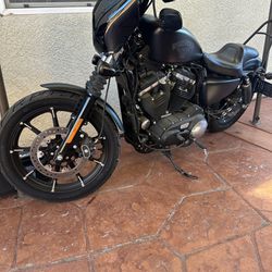 2016 Harley Davidson 883 Iron Sportster