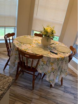 4 SEAT breakfast table.