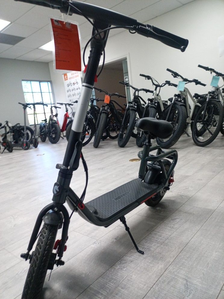 Porto Max Seat Escooter–Comfort and Commute in One!