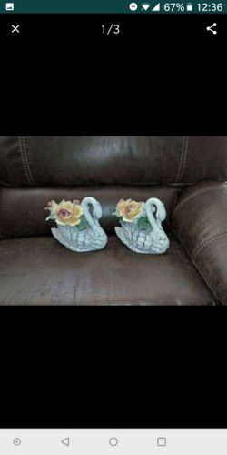 Pair of capodimonte swans