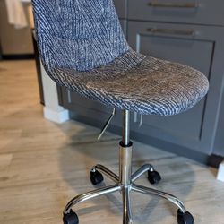 Rolling Office Chair Adjustable With Pattern