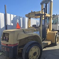 1987 HYSTER  FORKLIFT  25K LB CAPACITY 