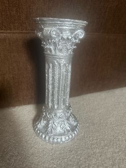 Pedestal candle holder