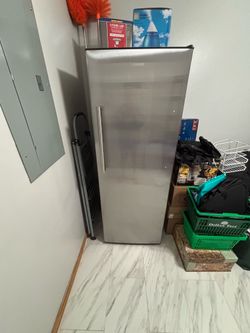 Frostless freezer