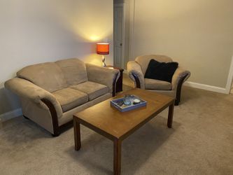 COUCH SET - MATCHING LIVING SET