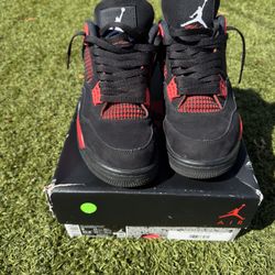 Jordan 4 Thunder Red Size 9