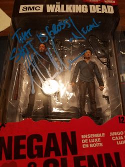 Jeffrey Dean Morgan Autograph Figure