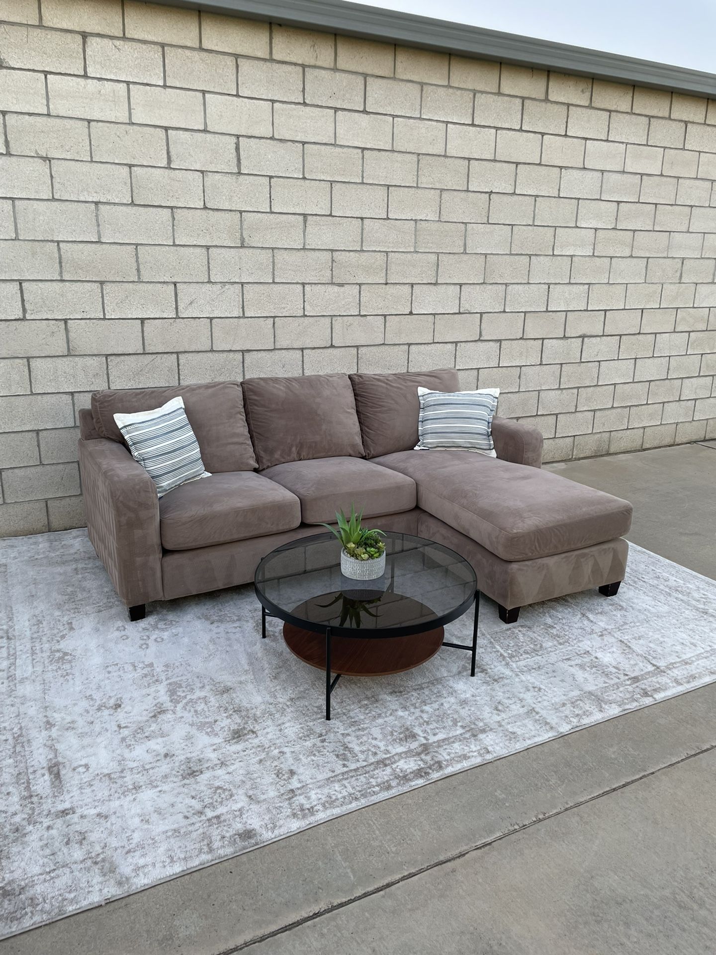 *Free Delivery* Costco Sectional Couch Sofa Reversible Chaise