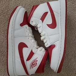 Wmns Air Jordan Retro 1 Mid "Reverse Chicago " Size 4.5 Youth/6wmns 