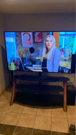 75 inches Visio smart tv and Tv stand