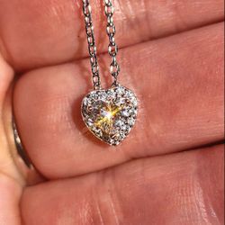 Heart Shaped 18kt White Gold Plated Sterling Silver Pendant Necklace