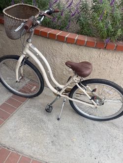 Cruiser Bike with Wicker Basket 26”