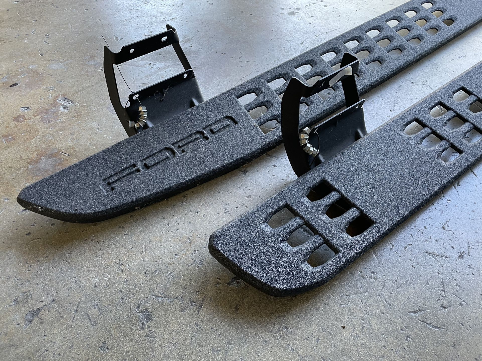 Factory Ford F250 Tremor Running Boards for Sale in Boca Raton, FL